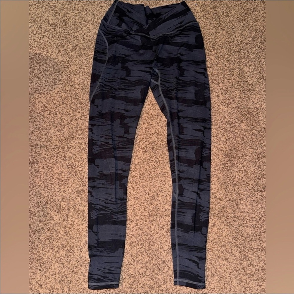 ALPHALETE CROSSOVER BAND CAMO LEGGINGS SIZE M